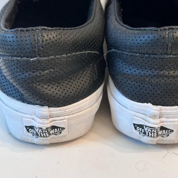 Vans Black and White Slip-On Flats unisex - Picture 4 of 7